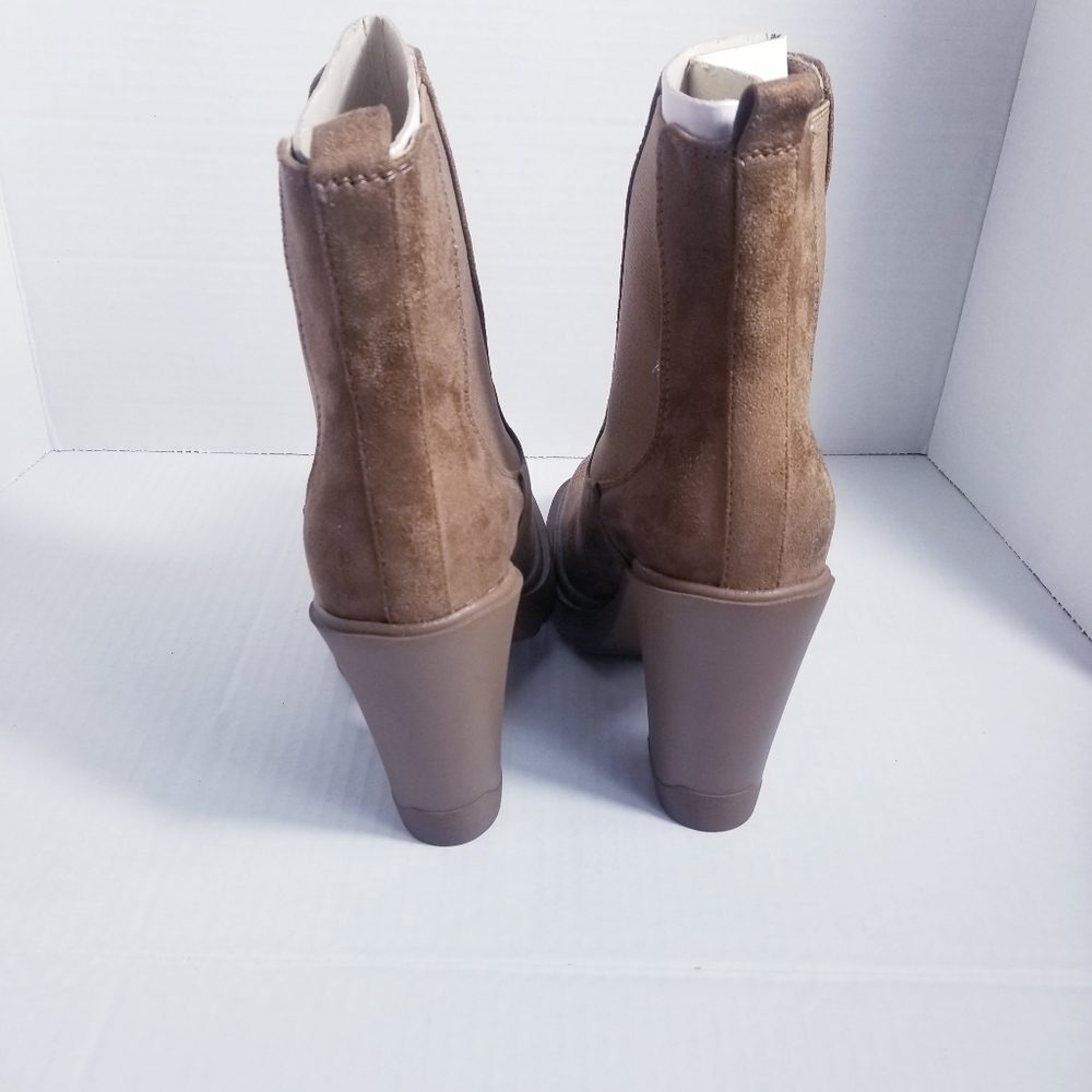 NEW IN BOX NINE WEST REAM SUEDE CHELSEA BOOTS COGNAC BROWN COLOR SIZE 7 - Picture 10 of 11